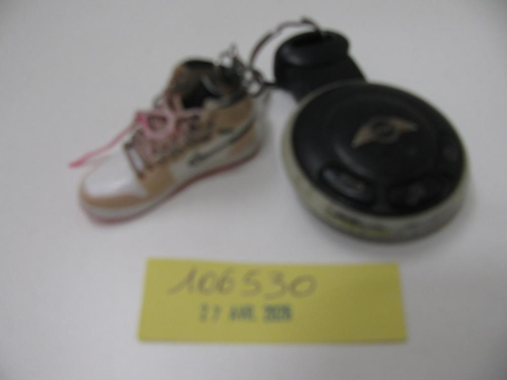 Clés : N° 2026002152 Trouvé(e) le : Mon Apr 27 00:00:00 CEST 2026