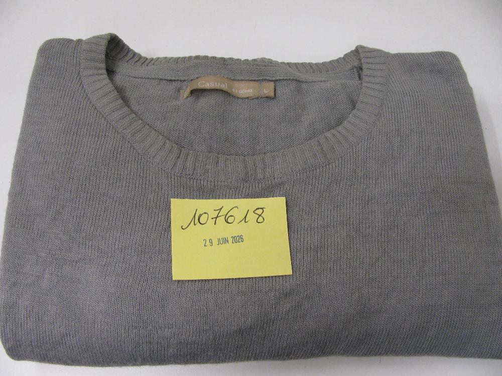 Vêtements, chaussures, accessoires : N° 2026003240 Trouvé(e) le : Mon Jun 29 00:00:00 CEST 2026