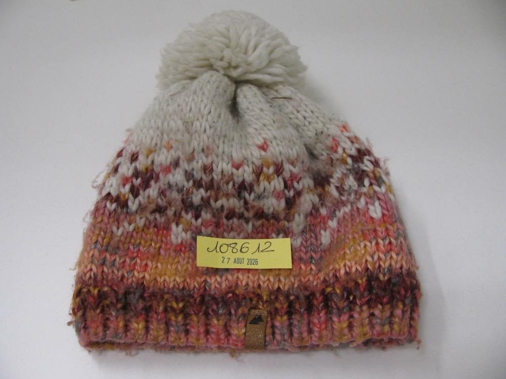 Vêtements, chaussures, accessoires : N° 2026004234 Trouvé(e) le : Thu Aug 27 00:00:00 CEST 2026