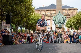 acrobate à vélo - La bande à Tyrex