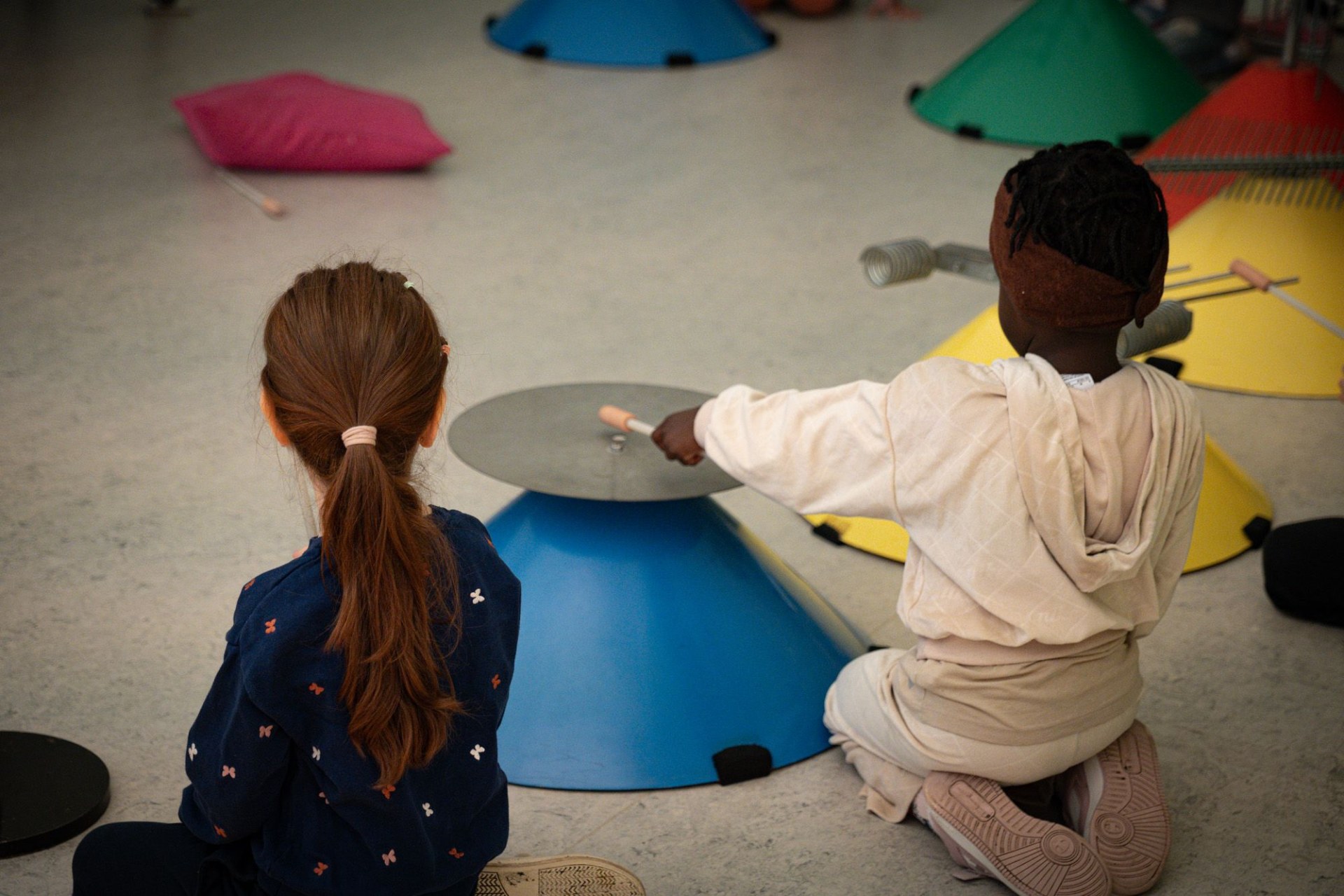 Workshop: Baschet-Instrumentarium (für Kinder von 7 bis 10 Jahren)