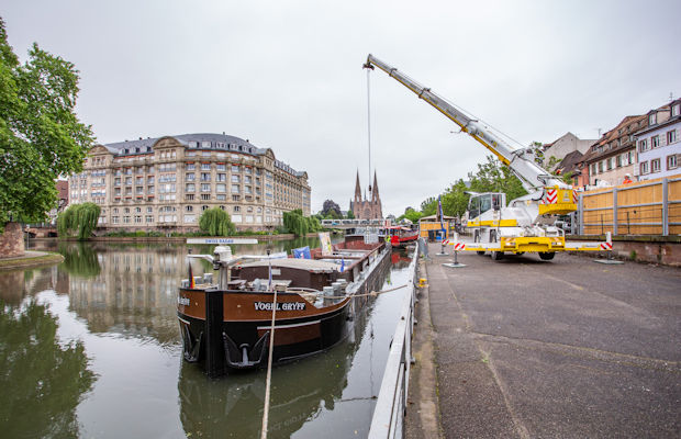 Peniches sur les quais